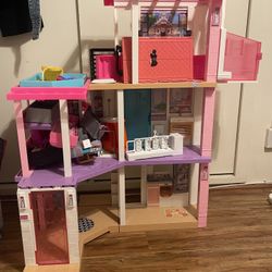 Barbie Dream House 