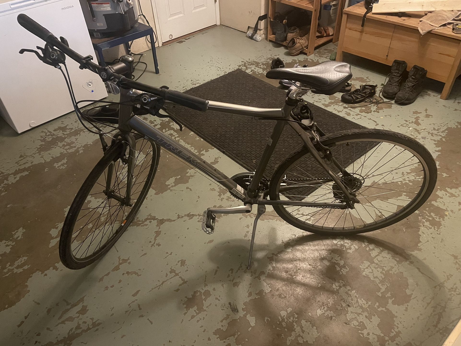 2011 Trek 7.2 FX 22.5” Hybrid Bicycle