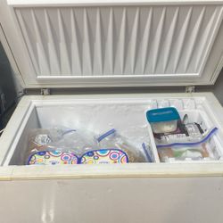 FRIGIDAIRE FREEZER