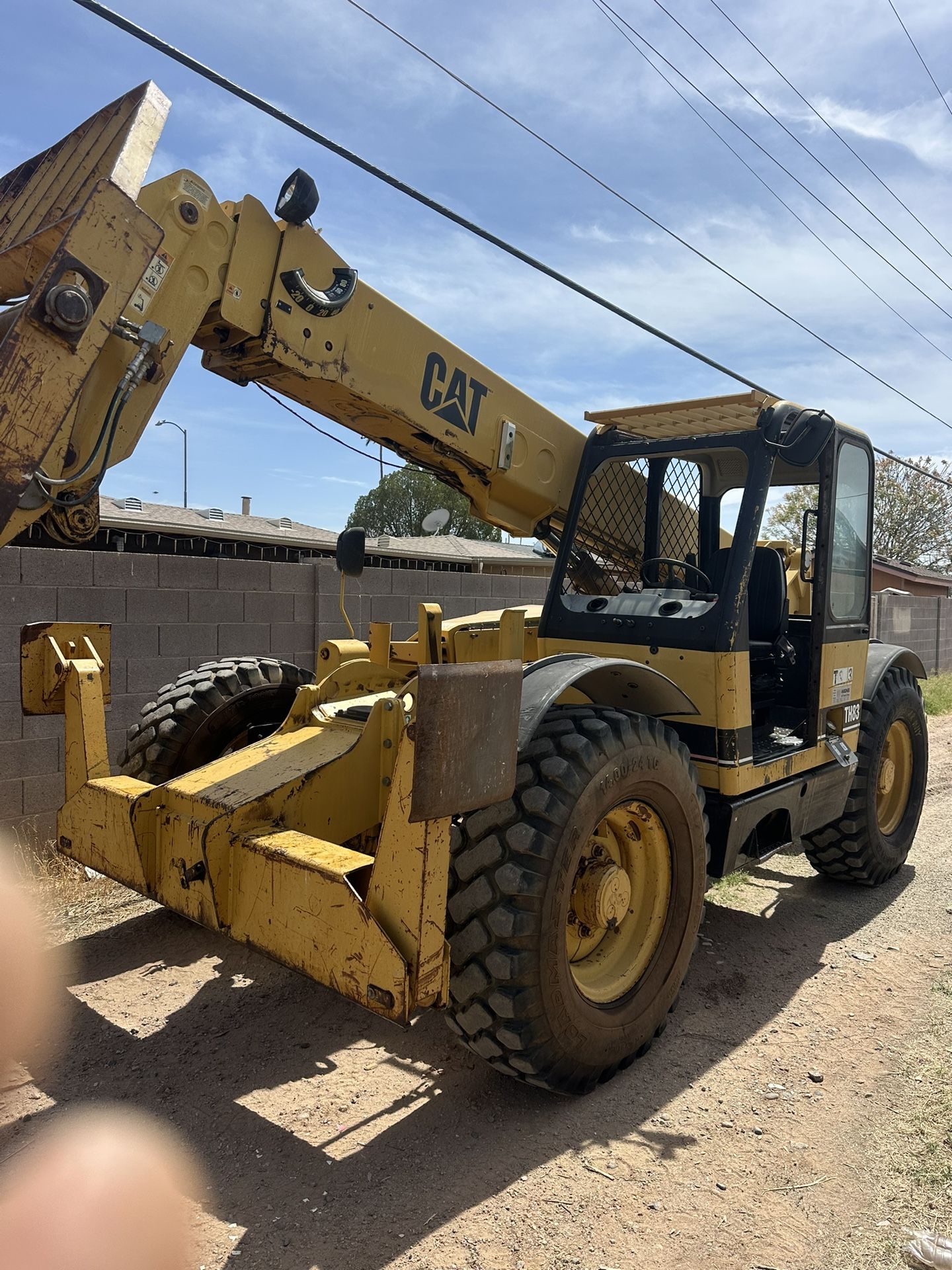 Cat TH83 Forklift