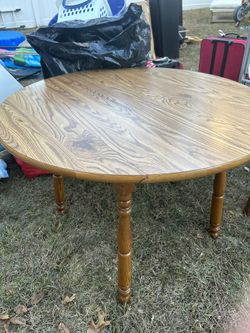 Round Table 3X3 Ft $60.00