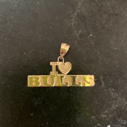 I Love Chicago Bulls 14k Pendant. 1.84 Grams