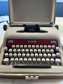 Typewriter Royal Tab-O-Matic Red n Beige 1960’s