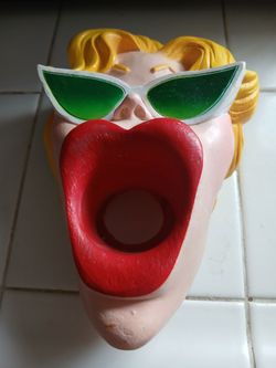 SHOWER HEAD BATHROOM ACCESSORY