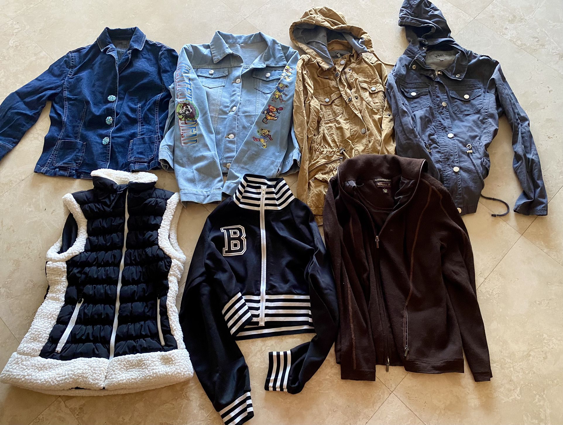 LOT OF 7  WOMENS JACKETS 
