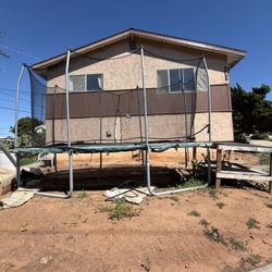 Free Trampoline 