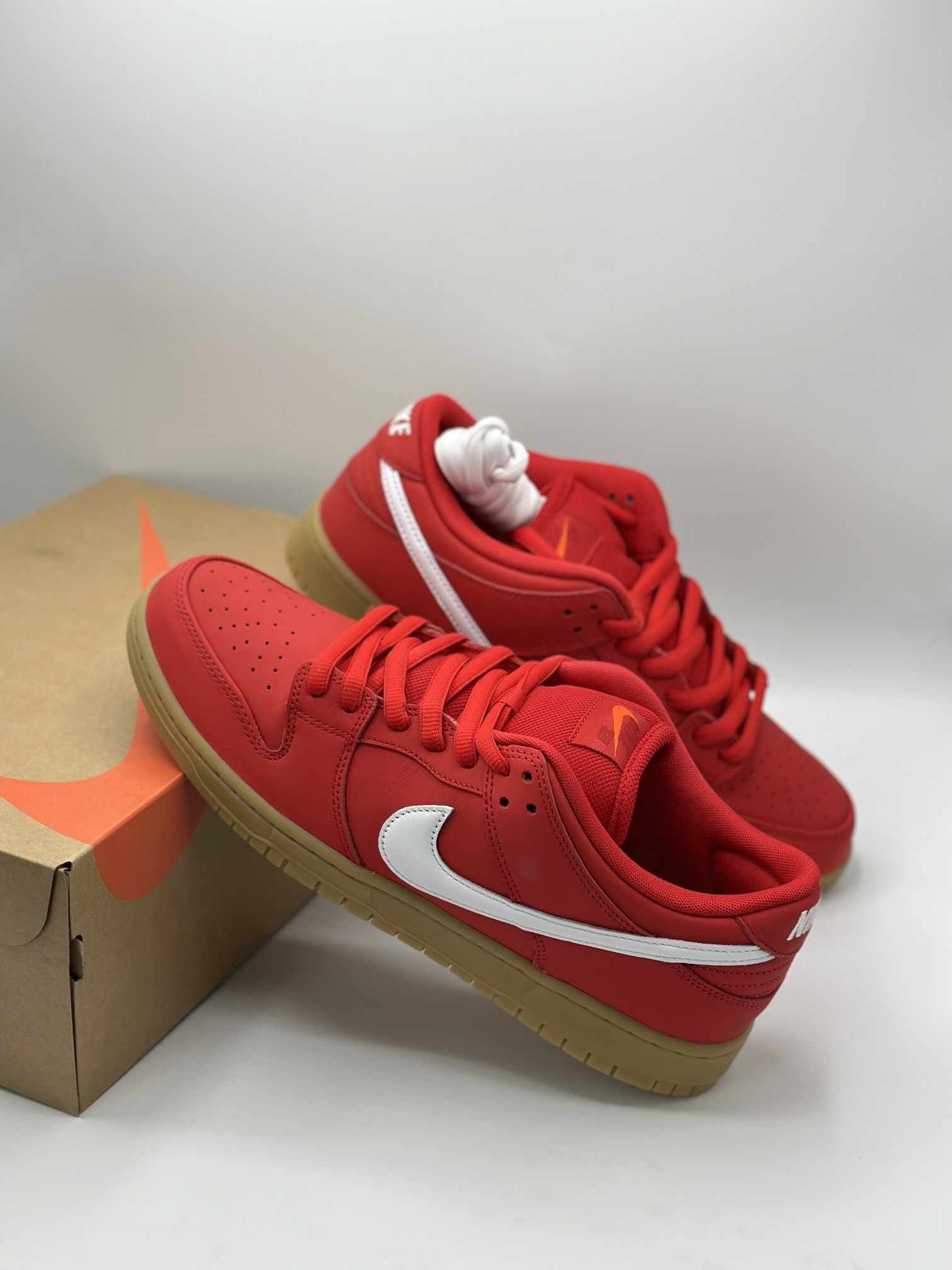 Nike SB Dunk Low Red Gum