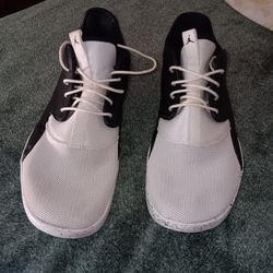 Jordan Mens Size 11.5 Low Tops