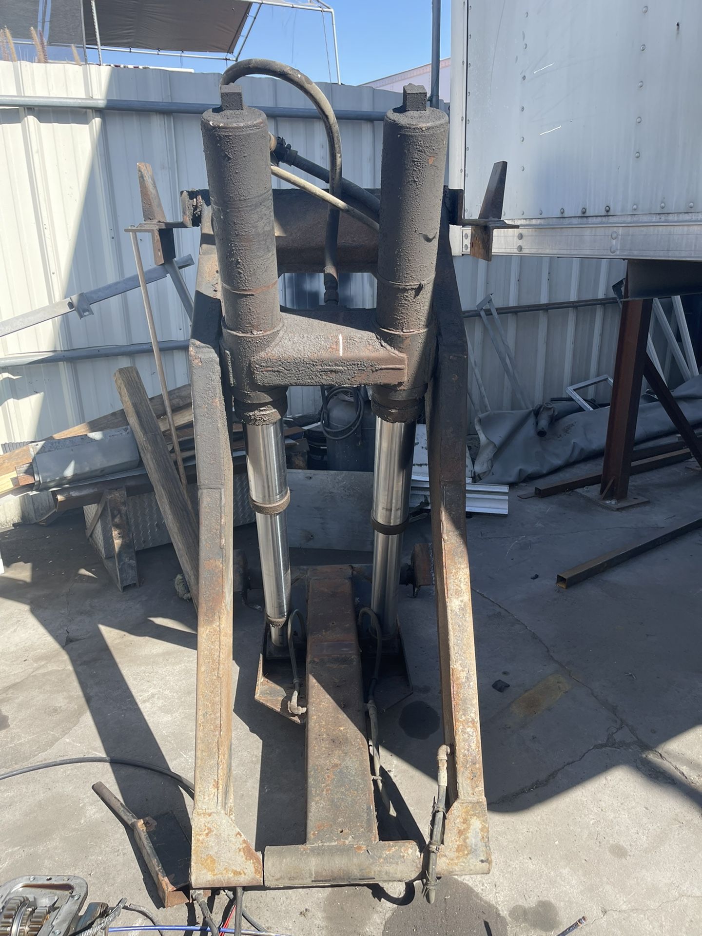 Sting Ray Dump Hoist for Sale in Cty Of Cmmrce, CA OfferUp
