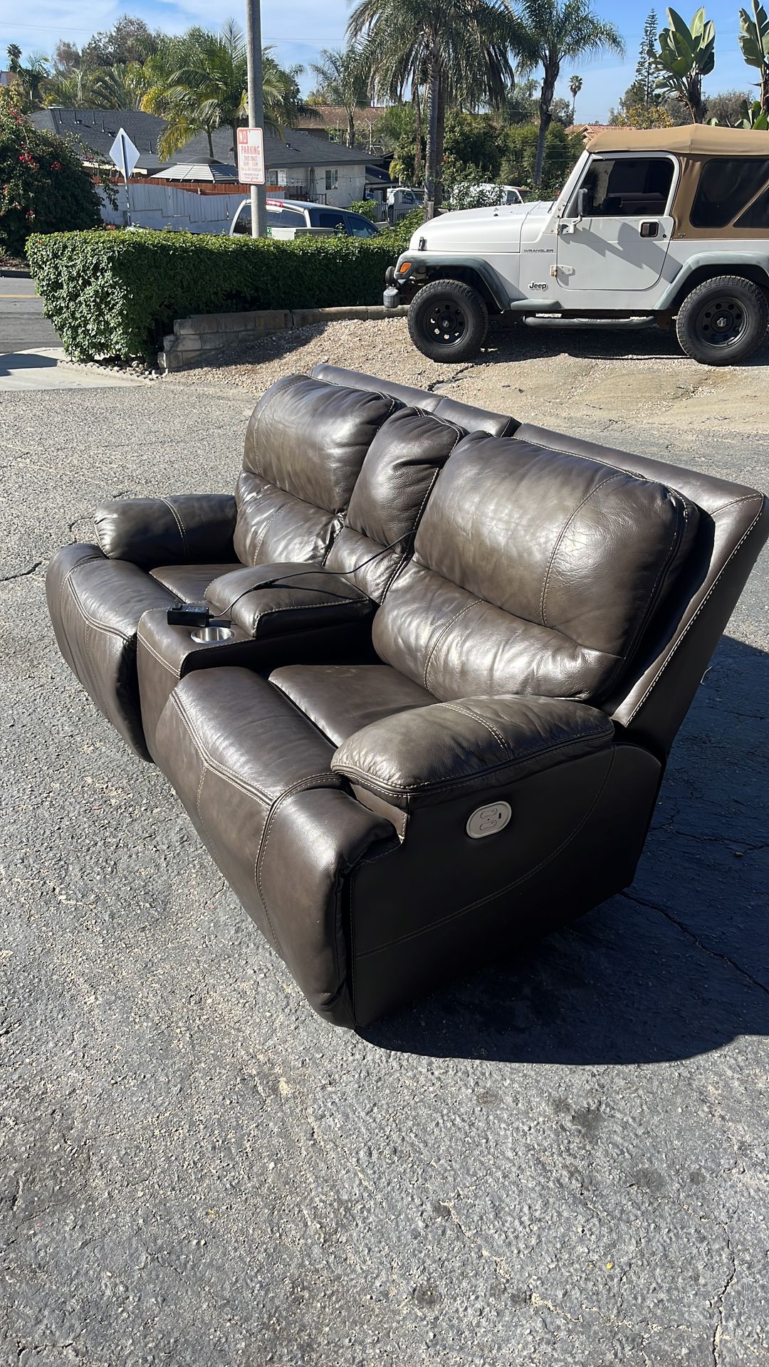 Free electrical couch