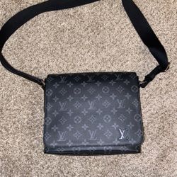 LV Men’s side Bag !!!
