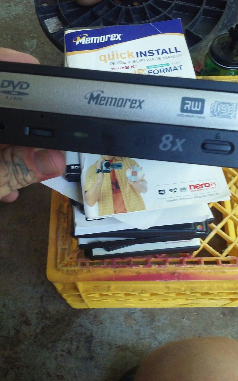 Memorex DVD/CD DVD+R, DVD-R, DVD+RW, DVD-RW, DVD ROM, CD-R, CD-RW, CD ROM