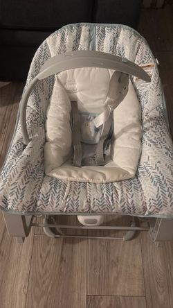 Baby rocker / Grow with me chair