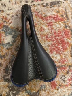 Like new giant bike bicycle seat saddle