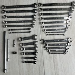 31 pc Combination Wrench Set & Socket Adapters Kobalt 