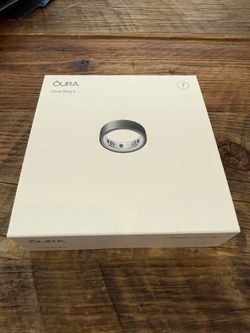 Oura Ring (size 7, stealth)