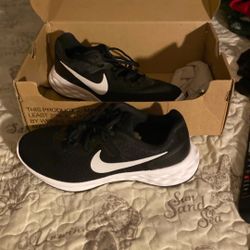 Nike Revolution 6