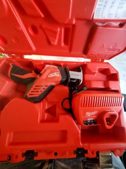 Milwaukee M12 Sawzall & Charger Set
