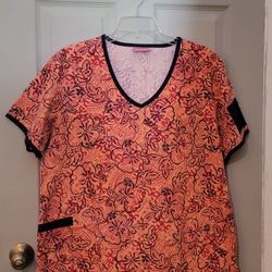**WOMEN'S SCRUB TOP**