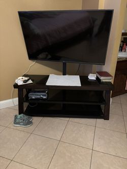 55” Tv Smart With Table Stand 