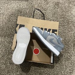 Jordan 1 Lows SE medium gray 