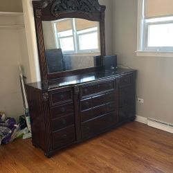 Dresser With Mirror  
