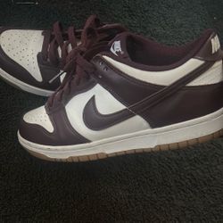 Nike Dunks Burgundy 