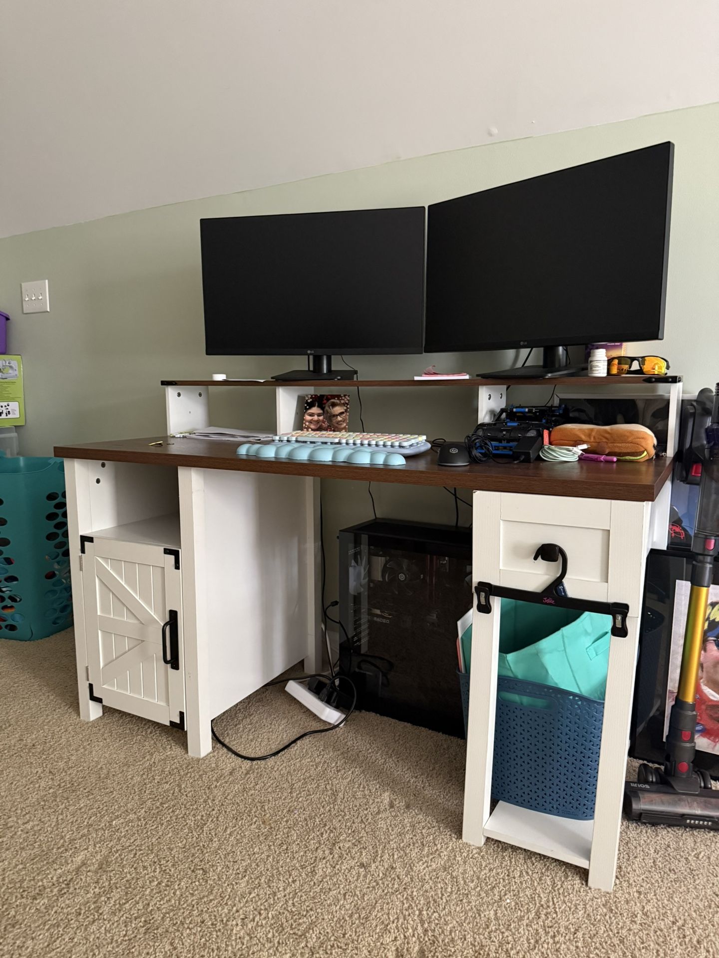 Farmhouse Desk + Comfortable Office Chair β Great Deal!
