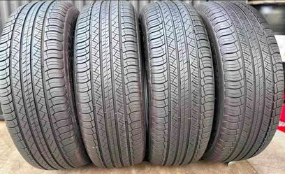235 65 18 Michelin Tires Con 80% de Vida Las 4
