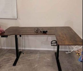 L-Shaped Adjustable Desk