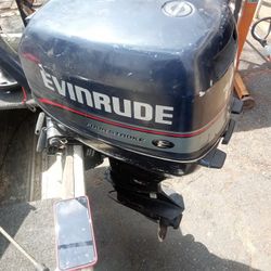 Evenrude 15 HP Boat Motor 4 Stroke 