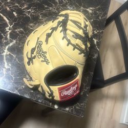 Rawling 1st Baseman’s Glove