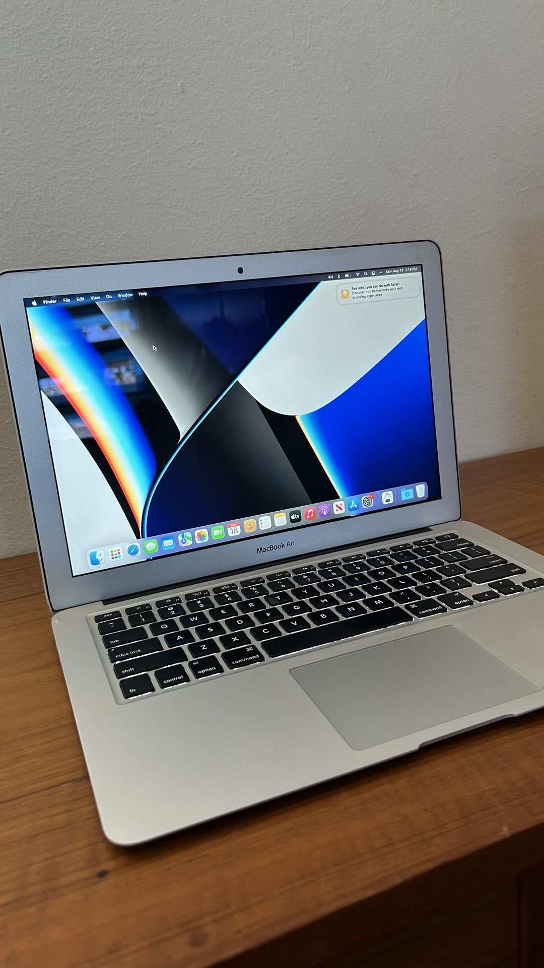 Apple MacBook Air 13” I5/8GB/256GB SSD $200