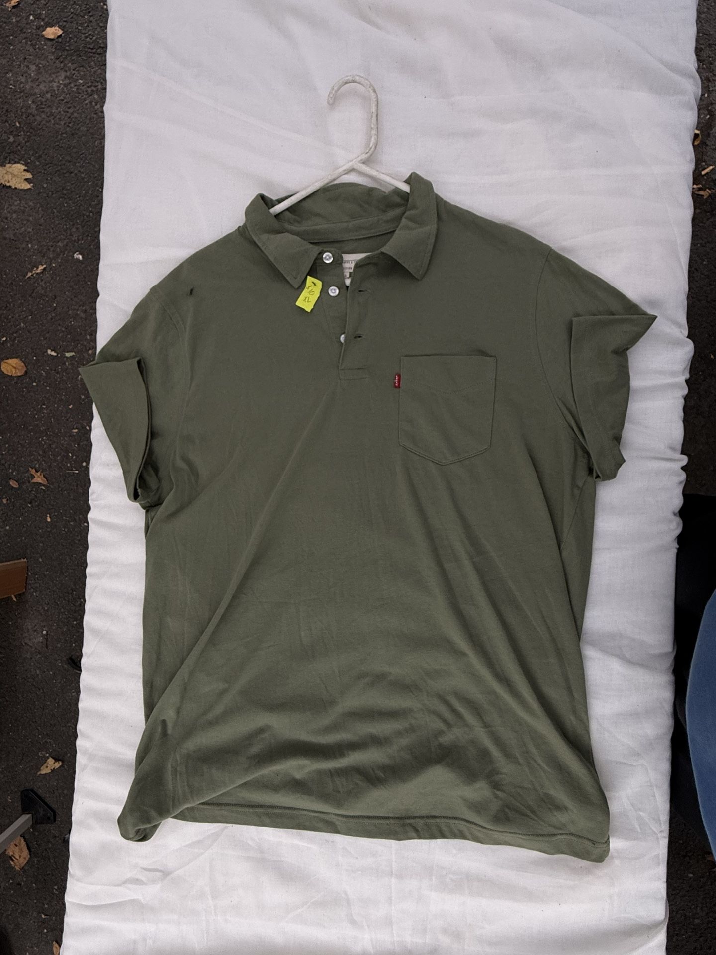 Levi’s polo shirt (XL)