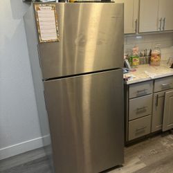 Refrigerator 