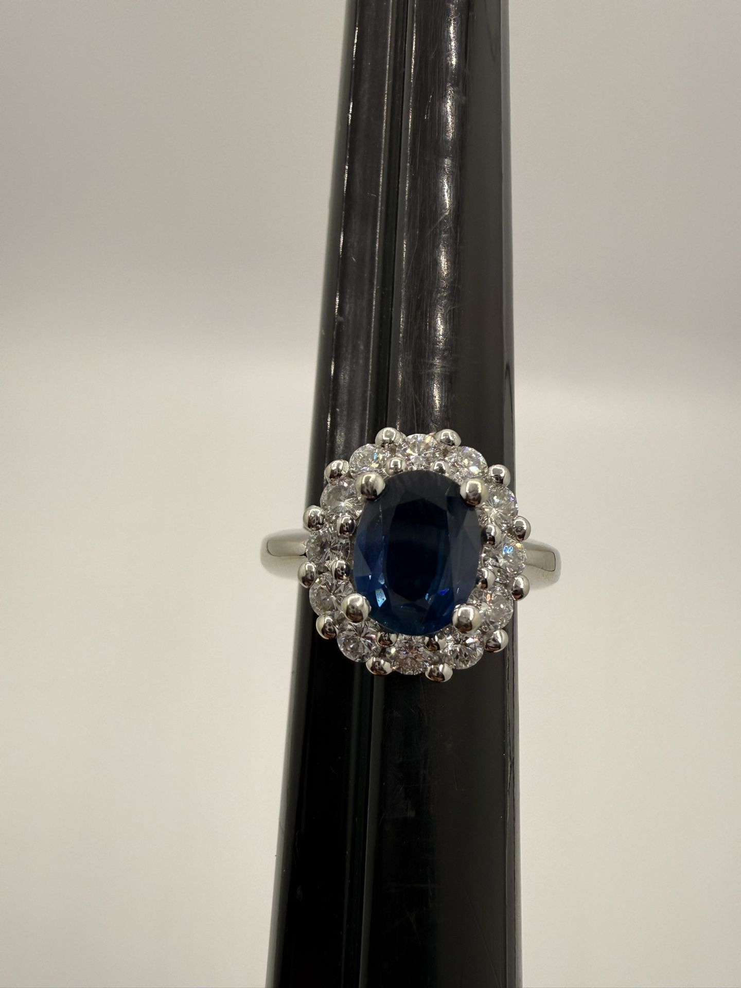 14k Sapphire Ring Approx 1.50 Ct 