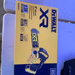 Dewalt Xr  Pruning Saw Kit