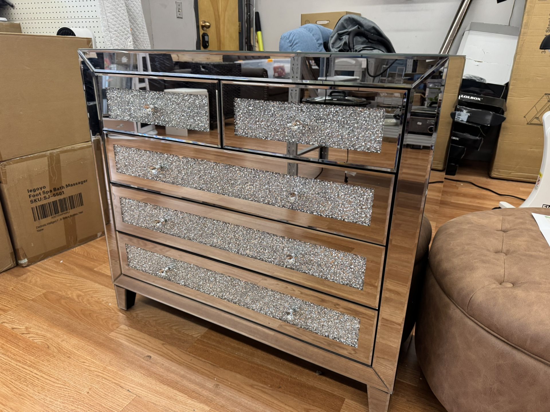 5-Drawer Mirrored Dresser 37.5L