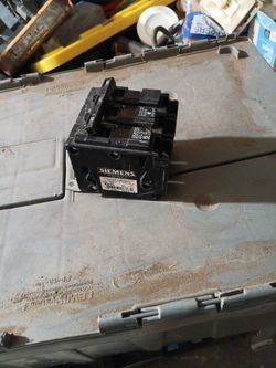 Three  Phase Type B340 Siemens Bolt On Breaker 40 Amps  New 
