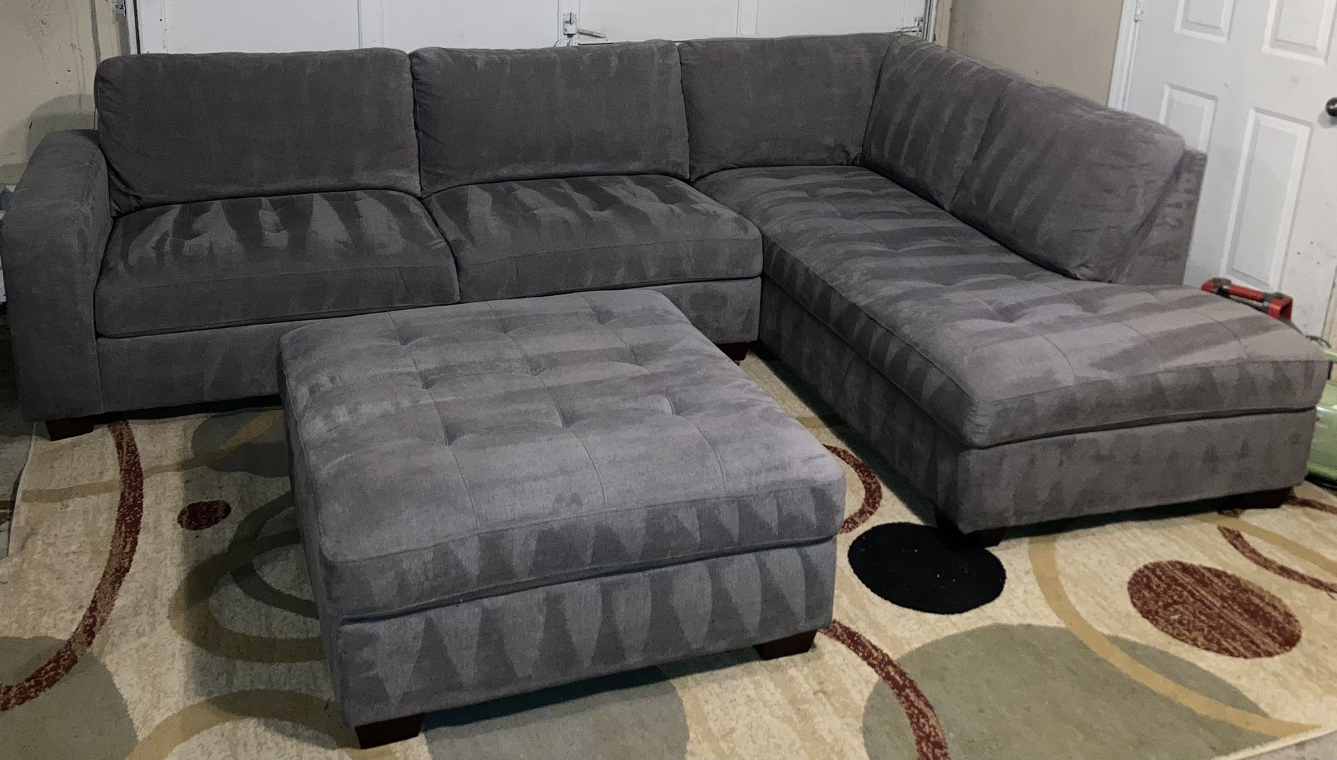 Thomasville Miles Fabric Sectional And Ottoman