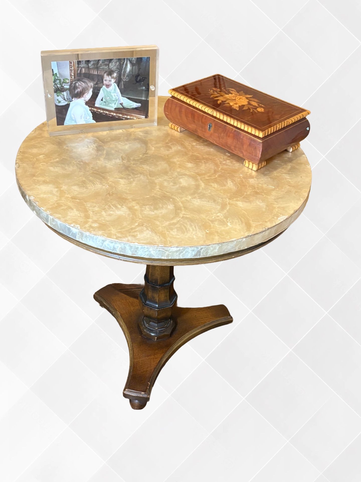 Mid Century Modern Vintage Mother of Pearl End/Side Table Excellent Cond