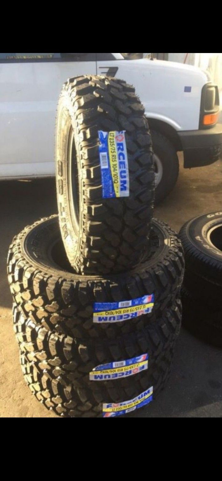 New tires set 235 75 15