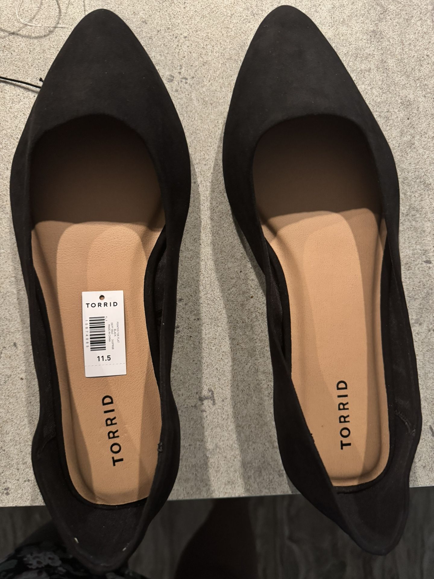 Pointed Black Flats 11.5 Wide
