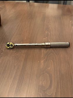 Klein 3/8s Torque Wrench
