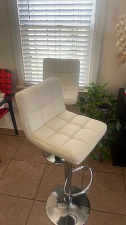 2 bar stools for sale