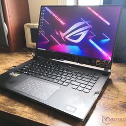 ASUS ROG Strix Scar 15