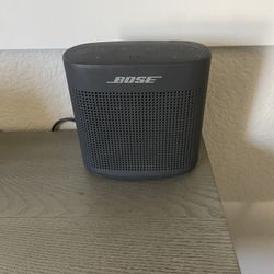 Like New Bose Color 2 Soundlink Bluetooth Portable Speaker 