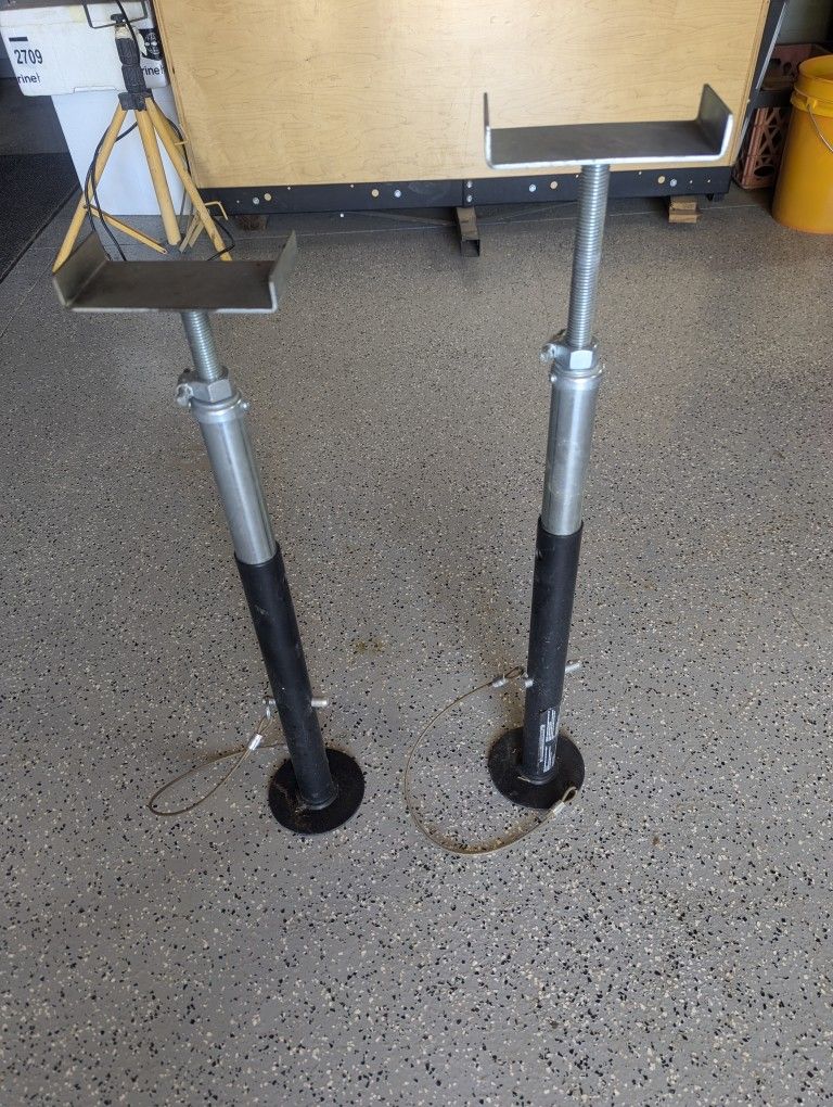 Fifth Wheel Slide Out Supports