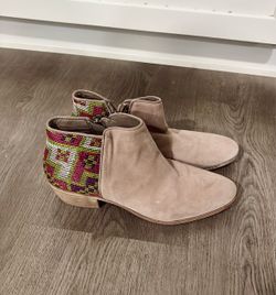 Nice Sam Edelman ankle boots. Size 10