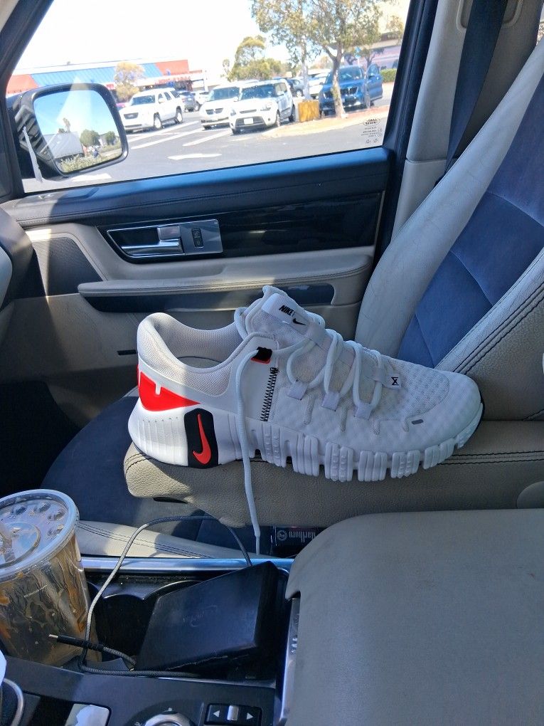 Men's Nikes Free Size 8.5